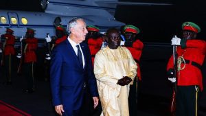Celebração dos 50 anos da Guiné-Bissau une Marcelo e Costa após crise política em Portugal