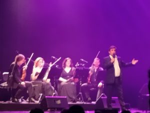 Camané Encanta Público com Emoção e Tradição no Cine-Teatro Avenida