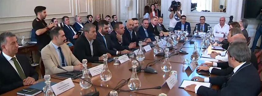 Ministra “roeu a corda” com os sindicatos de policias