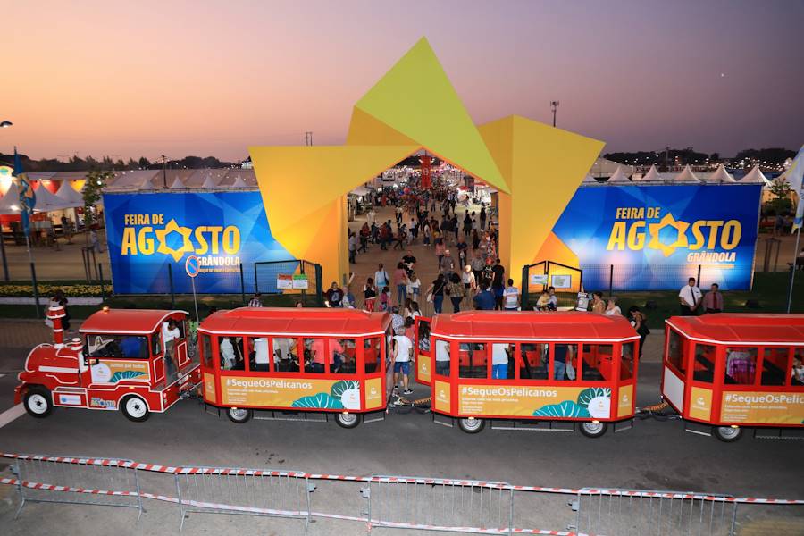 Feira de Agosto em Grândola Celebra 50 Anos do 25 de Abril com Música, Gastronomia e Artesanato
